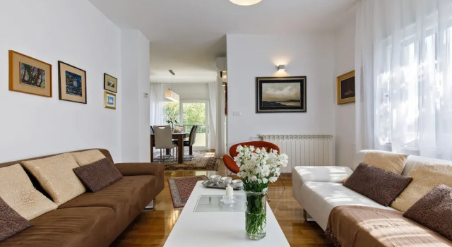 Luxury beach apartment private parking