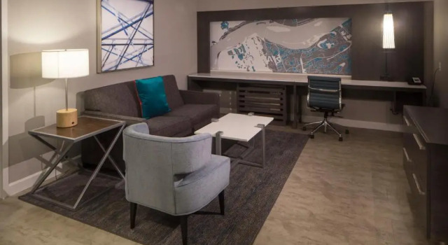 Люкс Hotel Indigo Harrisburg - Hershey by IHG