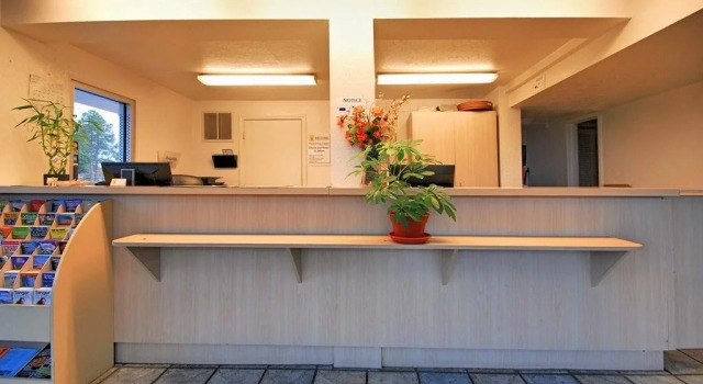 Super 6 Inn & Suites, Rezerwuj Mini-hotel Ferry Pass Stany Zjednoczone