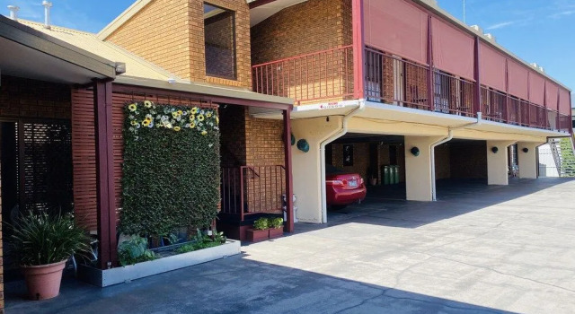 The Cottage Motor Inn Albury CBD, Забронировать Дом для отпуска Виллы Олбери, рядом с Hume and Hovell Walking Track Trailhead, Вилла