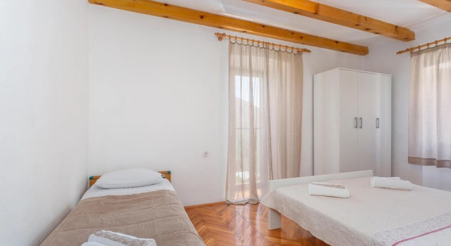 Beautiful Home in Sveti Miholjice With Wifi and 2 Bedroom, Prenota Hotel Sveti Vid-Miholjice 