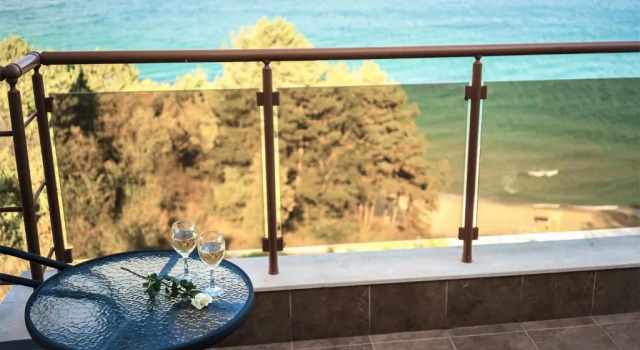 Апартаменты c 1 комнатой с балконом и с видом на море Moreto Seaside Aparthotel
