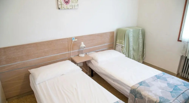 Two Triple Bedroom Flat Near the Beach in Eraclea, Book Lejlighed Hoteller i Friuli Venezia Giulia med parkering, Parkering