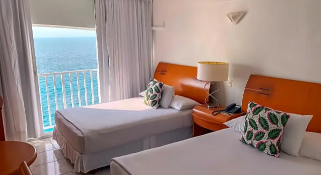 Номер Deluxe oceanfront Coral Princess Hotel & Dive Resort