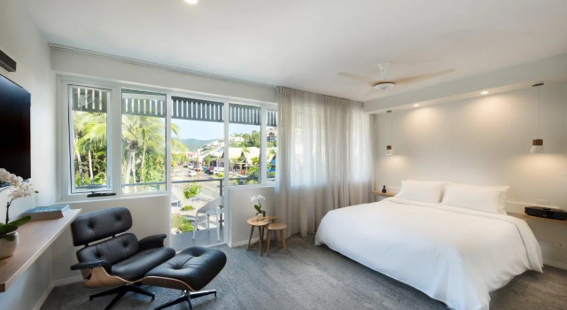 Двухместный номер Standard с видом на окрестности Heart Hotel and Gallery Whitsundays