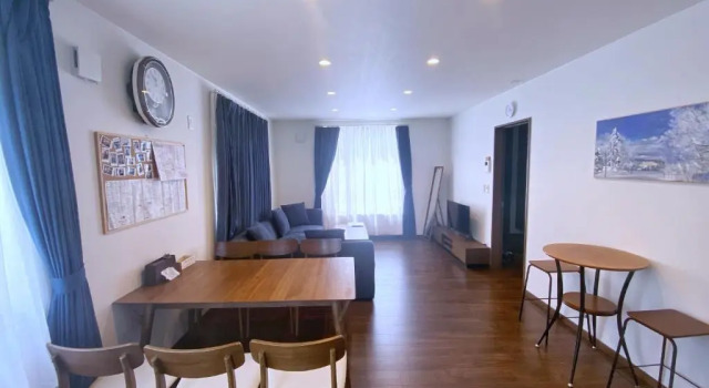 Furano CUBE SUGAR-方糖民宿,步行8min到雪场,3 brs,Max 6ppl, Varaa Hotelli Hotellit Hokkaido pysäköinnillä, Pysäköinti