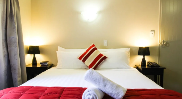 Люкс Comfort Camelot Motor Lodge