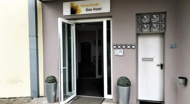 SMARTY Airport Cologne Hotel - KONTAKTLOSER SELF CHECK-IN, Réserver Hôtel Urbach Cologne