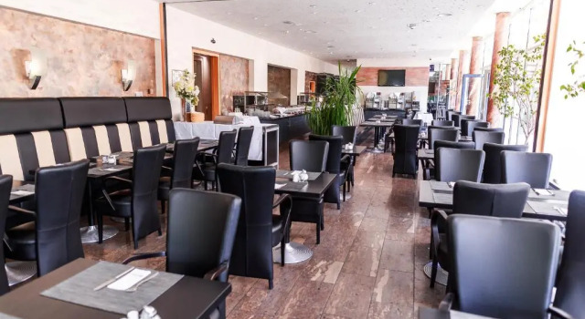 Трёхместный номер Comfort PLAZA INN Stuttgart-Ditzingen
