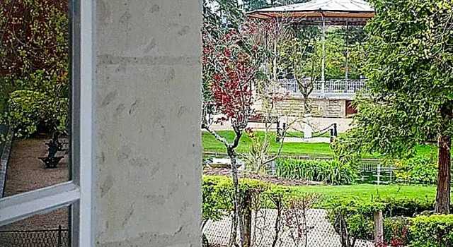 Четырёхместный семейный номер Standard The Originals Boutique, Hôtel Le George , Loches