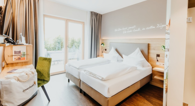 Двухместный номер Classic с балконом Sonnenhotel Weingut Römmert Spa und Wellness