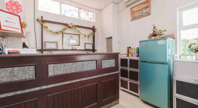 RedDoorz near Jembatan Siti Nurbaya Padang, Rezerwuj Hotel Padang Sumatra