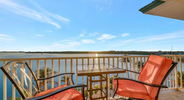 Апартаменты Luxury The BC Resort on the Water