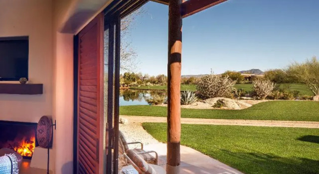 Номер Standard с балконом и с красивым видом из окна Boulders Resort & Spa Scottsdale, Curio Collection by Hilton