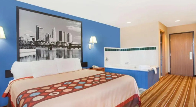 Suite Super 8 by Wyndham Defiance
