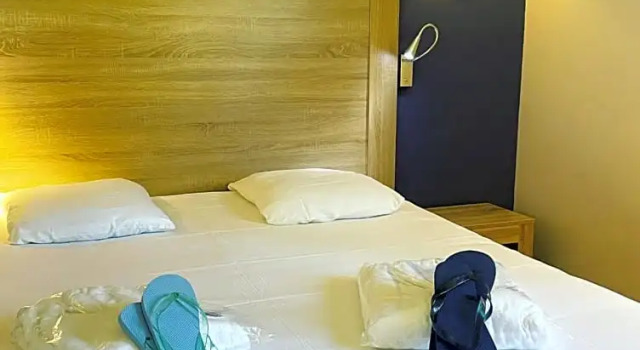 Номер Comfort Logis Hostellerie des Clos et restaurant Bistrot des grands crus et Maison de la tour Chablis
