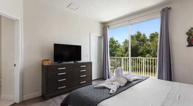 Priceless Peace at Serenity by Shine Villas, 081 townhouse, Buchen Sie Ferienhaus Hotels in Four Corners mit Pool, Schwimmbad