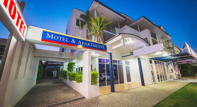 Cosmopolitan Motel & Serviced Apartments, Prenota Appartamento Hotel a Queensland con parcheggio, Parcheggio