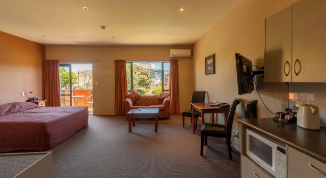 Студия Executive Waterfront motel