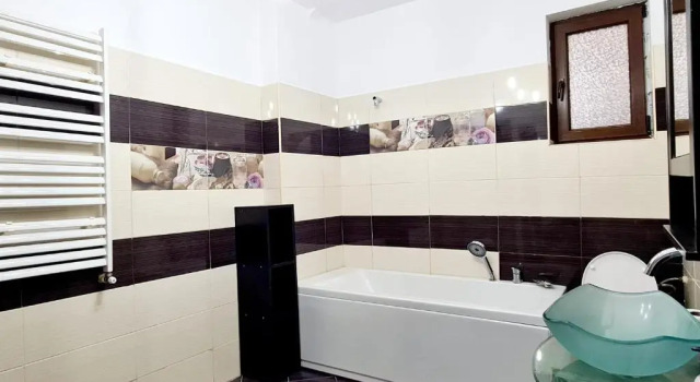 R.O.S.E. Apartment