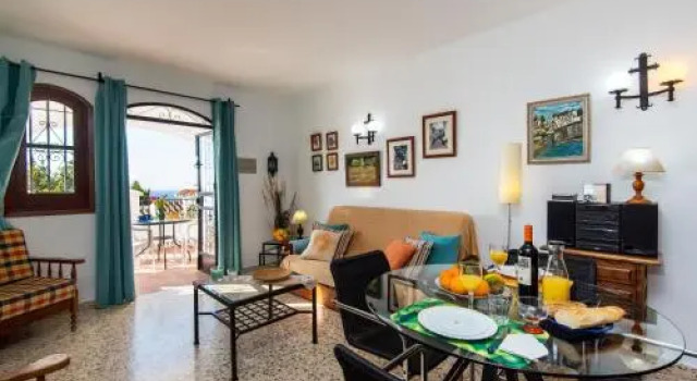 Casa con bellas vistas sobre la bahía de Nerja, Prenota Hotel Hotel a Axarquía con parcheggio, Parcheggio