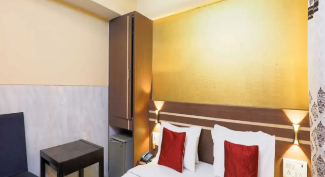 Номер Deluxe Hotel JK Regency
