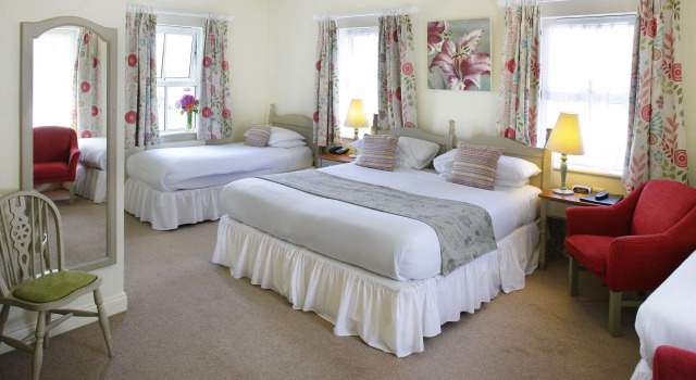Casey's Of Baltimore, Book Hotel Baltimore County Cork
