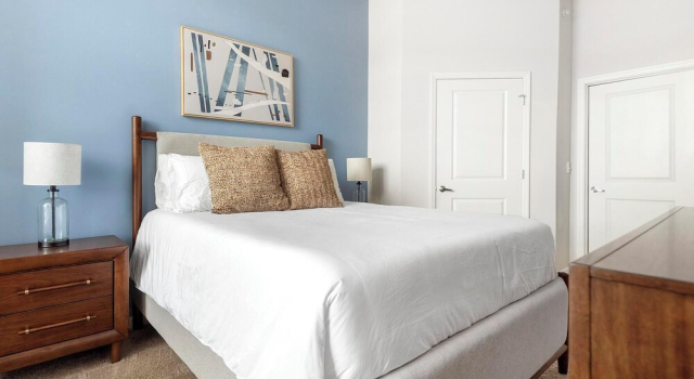 Апартаменты Landing Furnished Apartments - Central West End