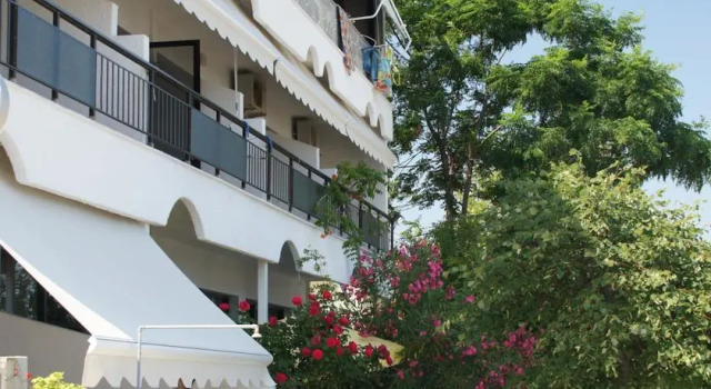 Ermioni Apartments, Book Apartment Nea Vrasna Macedonia