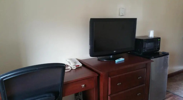 Четырёхместный номер Standard Dartmouth Motor Inn