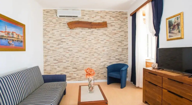 Apartments Vidak - One Bedroom Apartment With Terrace and Sea View -