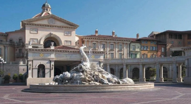 Tokyo DisneySea Hotel MiraCosta , Book Hotel Hoteller i Chiba med pool, Swimmingpool