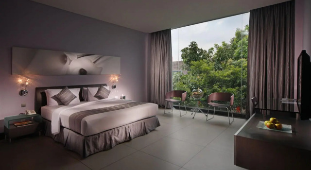 Camera Deluxe FM7 Resort Hotel - Jakarta Airport