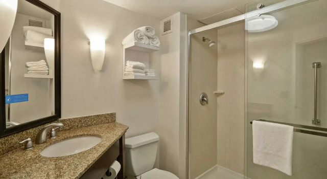 Двухместный номер Deluxe Hampton Inn Detroit Madison Heights South Troy