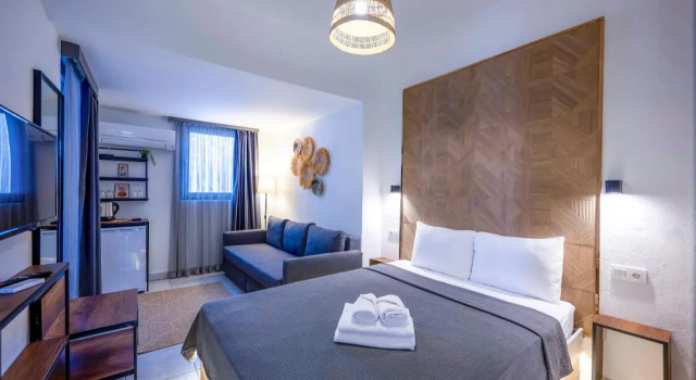 The Easy Rooms Verandah, Забронировать Отель Калеичи 