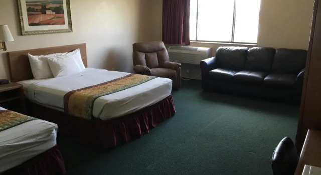 Люкс Deluxe Americas Best Value Inn and Suites Cassville/Roaring River