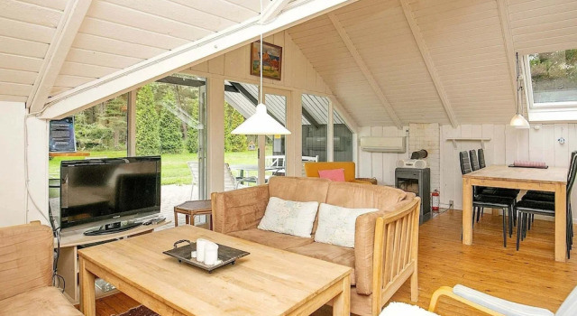 6 Person Holiday Home in Rodby, Rezervovat Hotel Hotely v Lolland s parkováním, Parkování