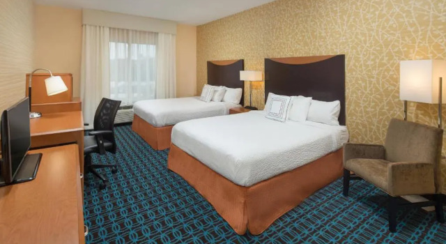 Четырёхместный номер Standard Fairfield Inn and Suites Cleveland