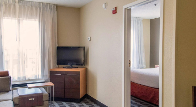 Двухместный люкс с 2 комнатами TownePlace Suites by Marriott Lafayette