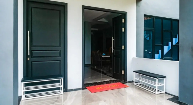 RedDoorz at Griya Athaya Maguwoharjo Yogyakarta, Book Hotel Depok 