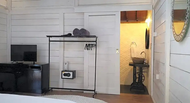 Elements BnB