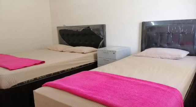 Třílůžkový Apartmá OYO 90443 Hotel New Kartika In