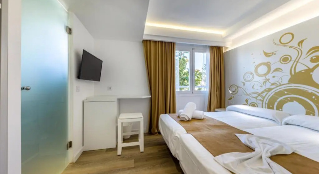 Standard Twin room Welikehotel Triton Beach