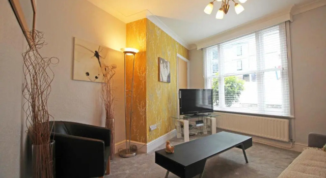 Коттедж Queens Avenue - Central Chester Home - Sleeps 9