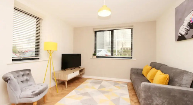 Modern Spacious 2 Bedroom Apartment, Varaa Huoneisto Asunnot kohteessa Merseyside, Huoneisto