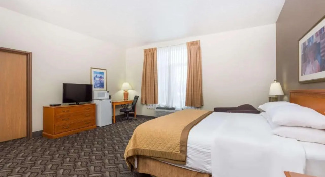 Номер Standard Wyndham Garden Madison Fitchburg