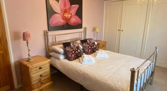 3 Bedroom Cottage, Sleeps 5 Village Location, Забронировать Отель Отели Англии 3 звезды, 3*