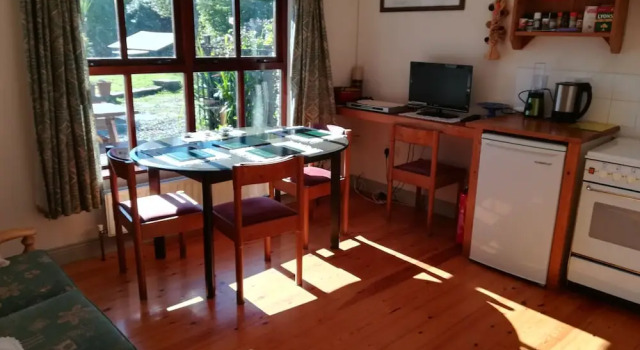 Lovely Sea View Apartment in Rineen - 4 Guests, Buchen Sie Ferienwohnung Hotels in Castletownshend mit Parkplatz, Parkplätze