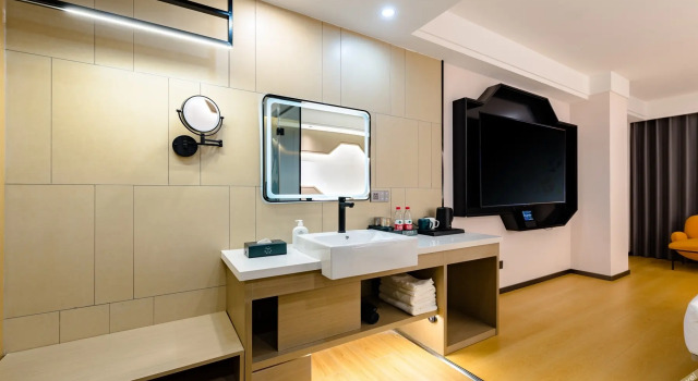 Vyluk Hotel (Hohhot Xinhua Plaza), Book Hotel Hotels in Inner Mongolia with a Pool, Swimming Pool