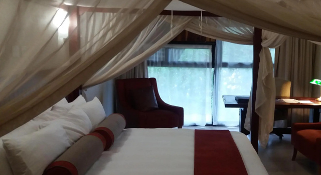 Полулюкс Cresta Mowana Safari Resort & Spa